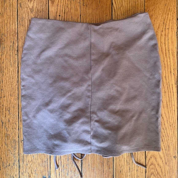 SOLD‼️WINDSOR | lace up mini skirt. - Picture 3 of 5